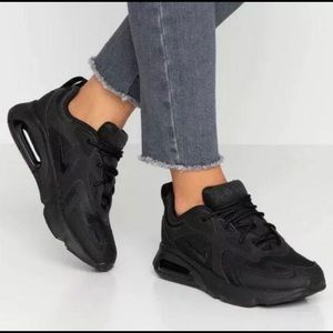 Woman Nike Air Max 200